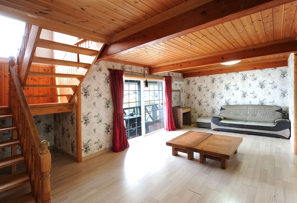 Duplex (Camellia) photo 1