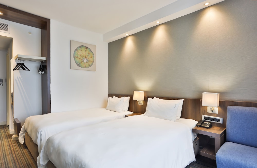 Standard Room, 2 Twin Beds, Ocean View - Photo 3