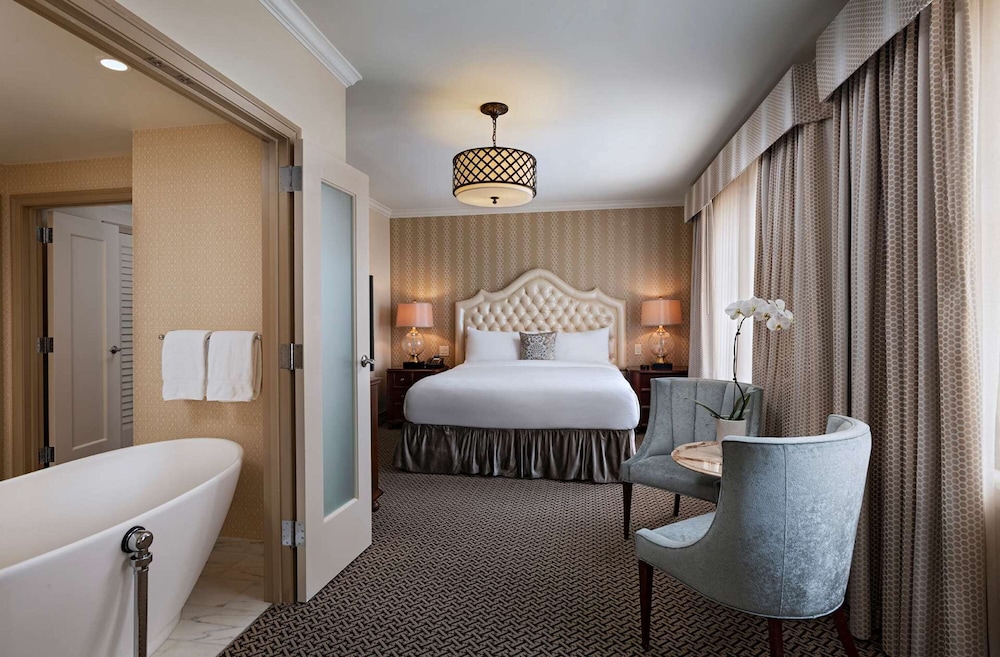 Suite, 1 King Bed (Bridal Suite) - Photo 1