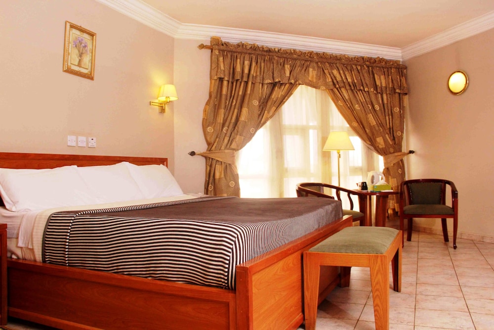 Business Suite - Photo 4