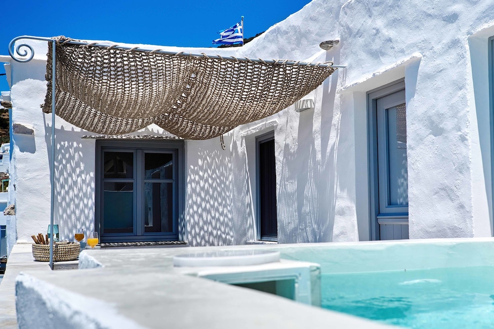 Junior Suite, Sea View (Outdoor Jetted Tub) photo 3