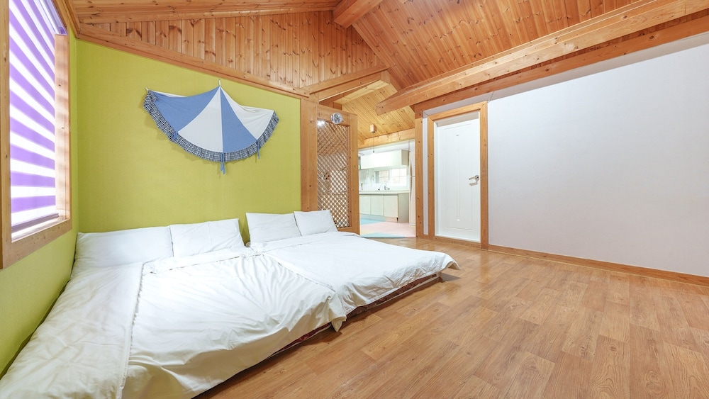 Basic Room, 1 Bedroom (Suite 5(BBQ, Terrace)) - Photo 6