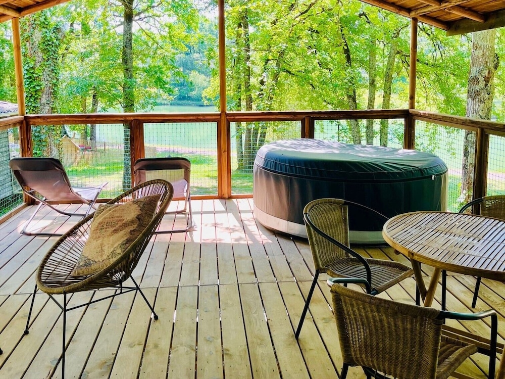 Deluxe Cabin photo 1