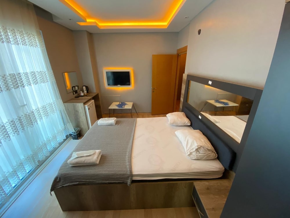 Economy Room
