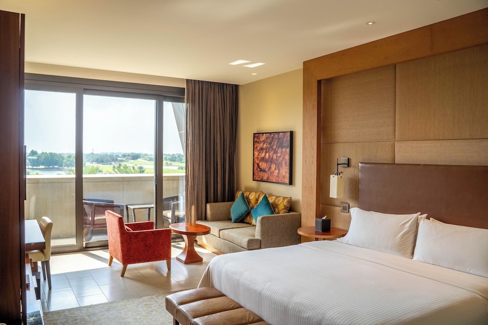 Junior Suite - King Bed, Non-Smoking photo 3