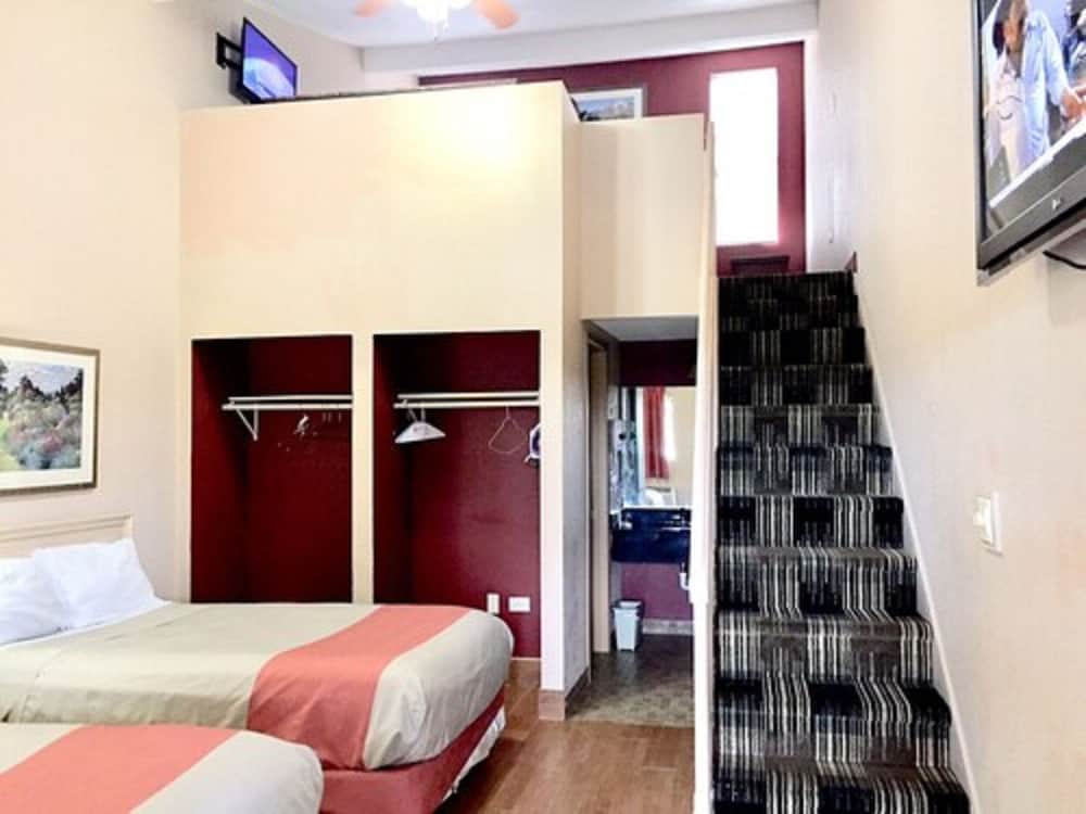 Standard Room With Two Double Beds Smoking photo 3