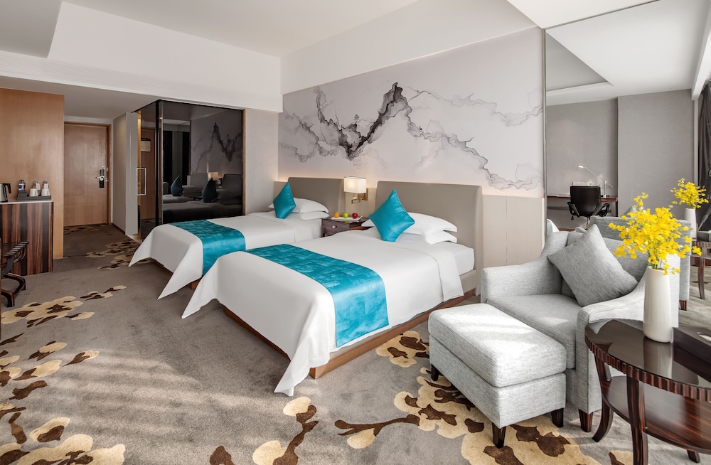 Deluxe Room, 2 Twin Beds(Complimentary Mini Bar and Night Snack) - Photo 2
