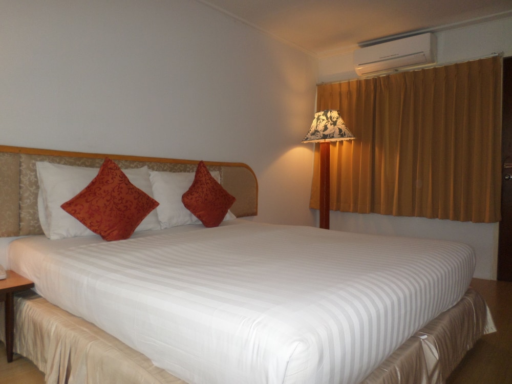 Superior Room, Pool View