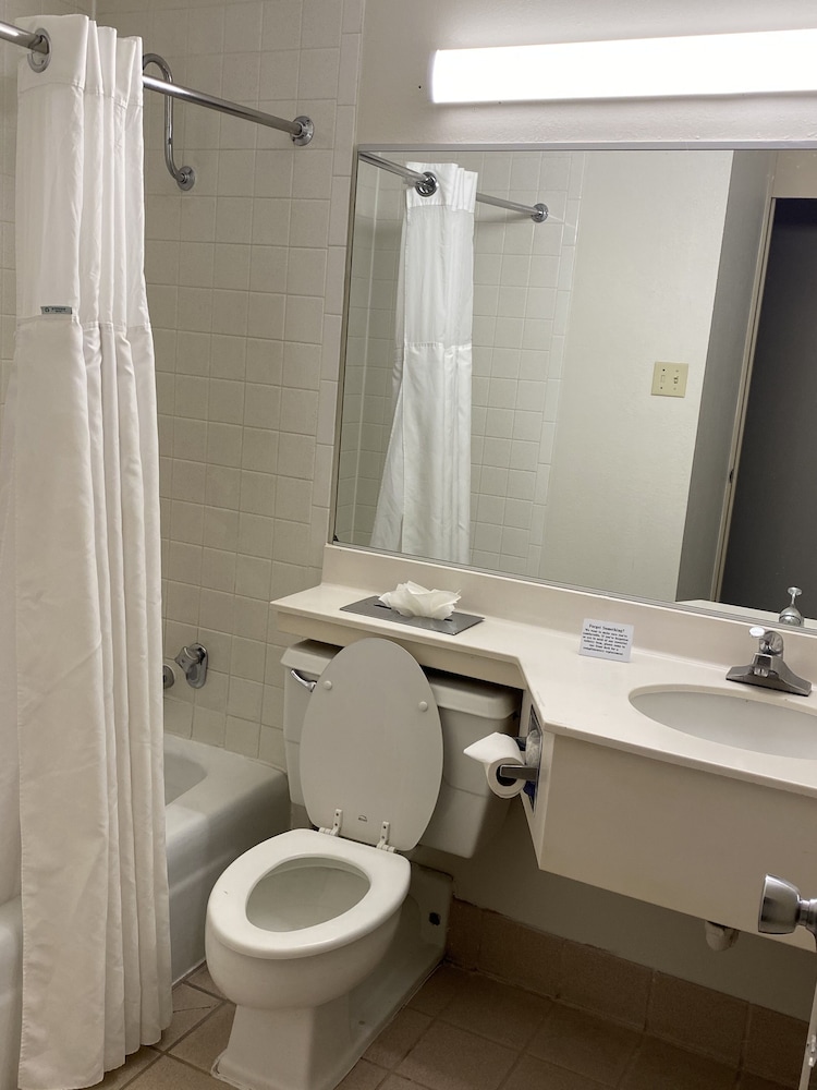 1 King Bed, Premier Tower Room, Full Kitchen, Walk-In Shower, Non-Smoking photo 2