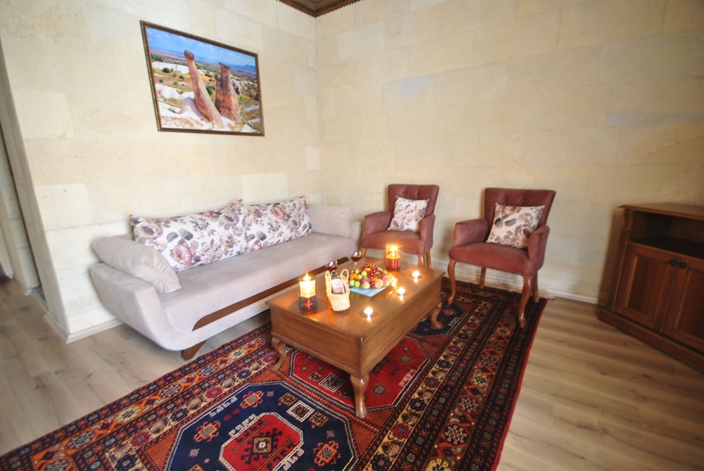 Family Suite, 1 Queen Bed, City View, Courtyard Area photo 1