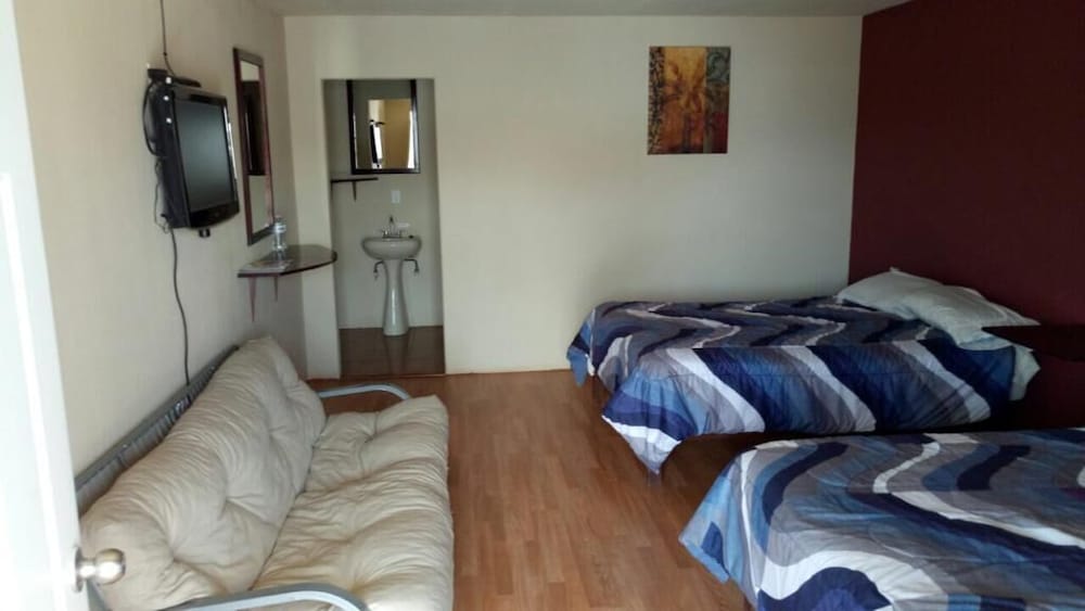 Room, 2 Double Beds, Accessible photo 2