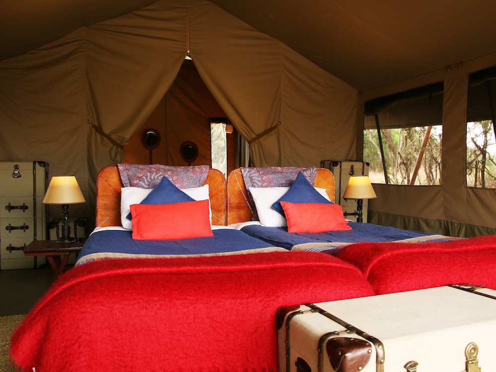 Deluxe Tent photo 3