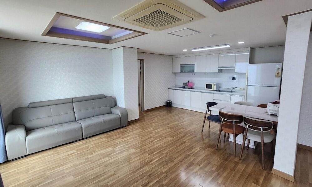 Penthouse Suite - Condo style oceanview with Balcony