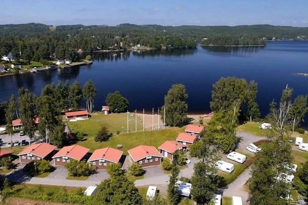 House, 1 Bedroom, Lake View, Beachside