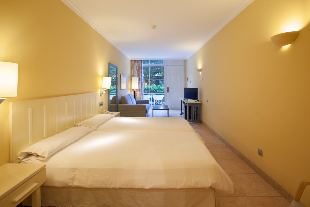 Family Double Room, Terrace - Photo 2