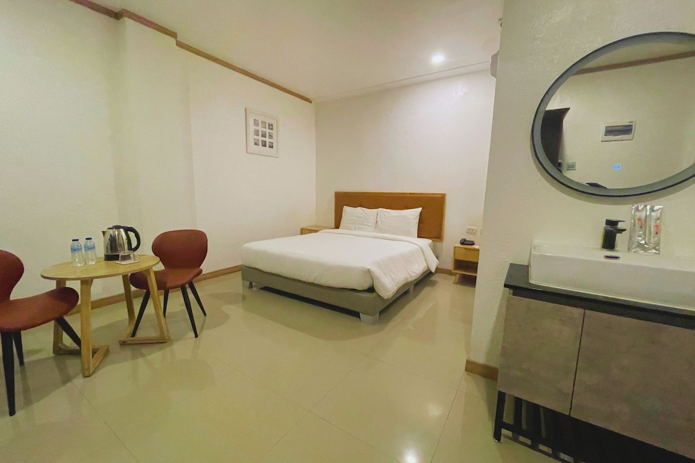 Superior Room, Smoking