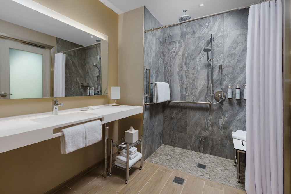 Standard Room, 2 Queen Beds (Mobility/Hearing Accessible, Tub) - Photo 9