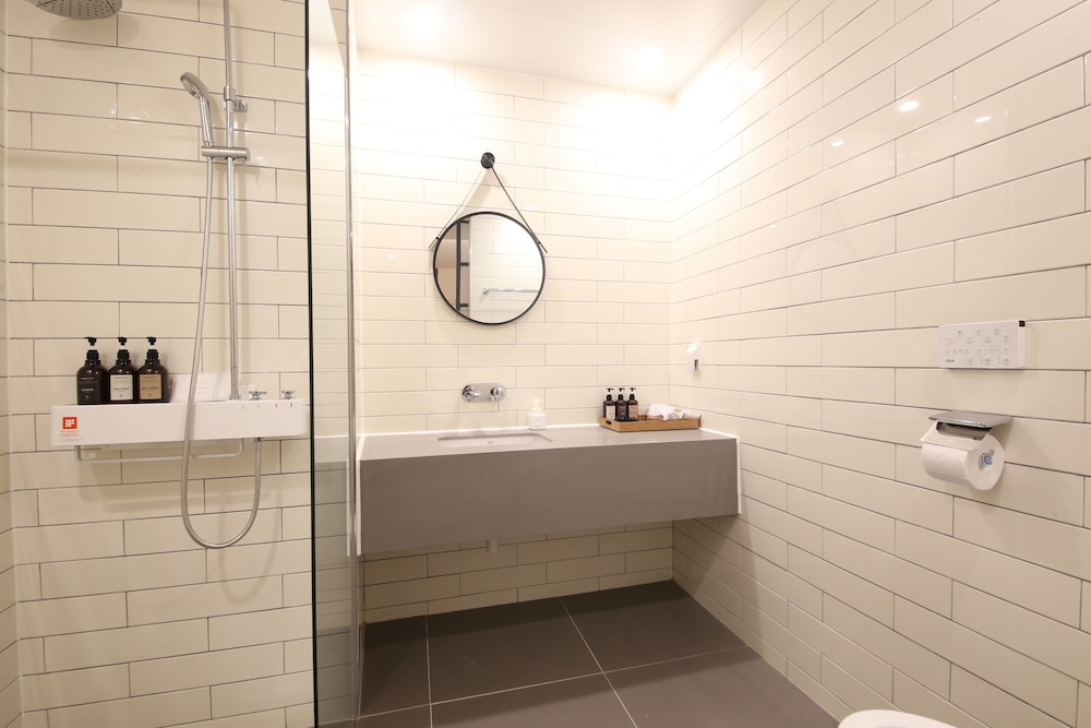 Standard Double Room - Photo 18