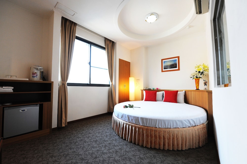 Honeymoon Double Room, 1 Queen Bed, Non Smoking photo 2