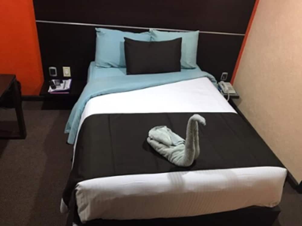 Basic Single Room, 1 Double Bed photo 1
