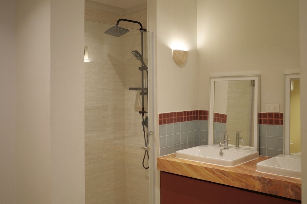 Design Suite, 2 Bedrooms, Balcony photo 2