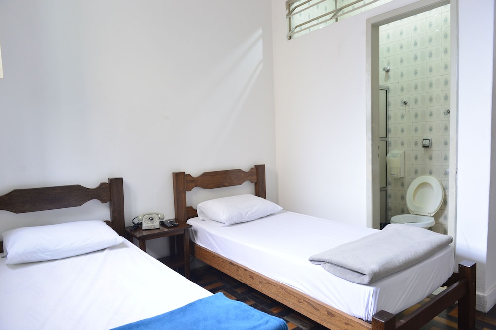Standard Twin Room photo 3