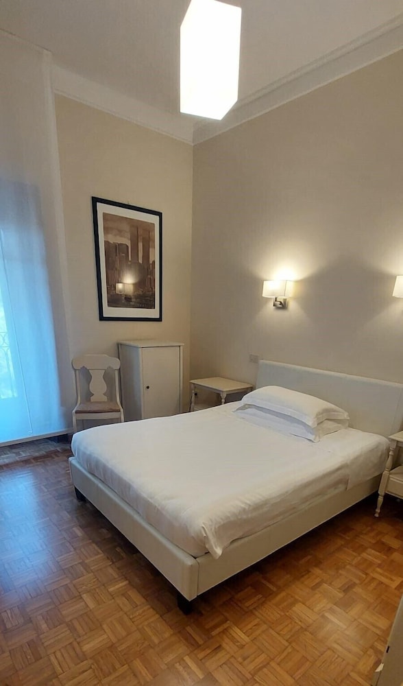 Economy Room photo 3