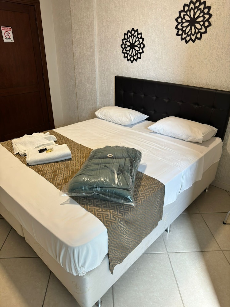 Standard Double Room, 1 King Bed, Non Smoking - Photo 1
