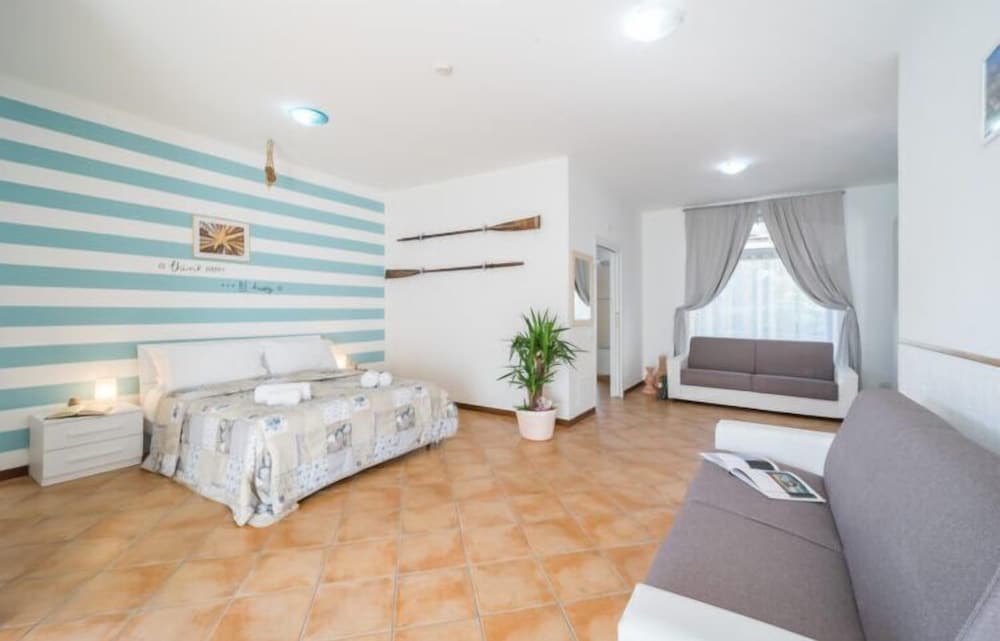 Room, Multiple Beds (CERNOBBIO 6)