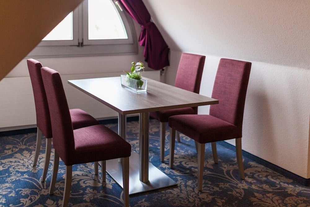 Junior Tower Suite, Nonsmoking photo 3