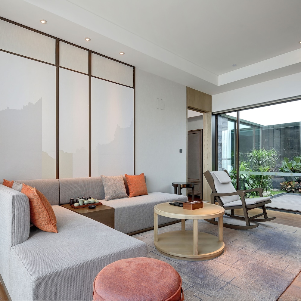 Signature Suite, Smoking, Courtyard View photo 1