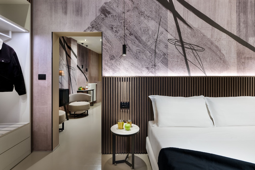 Luxury Double or Twin Room - Photo 2