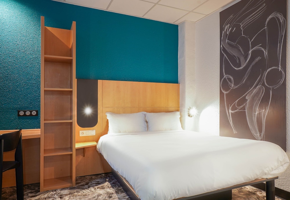 Double Room, Non Smoking - Photo 6
