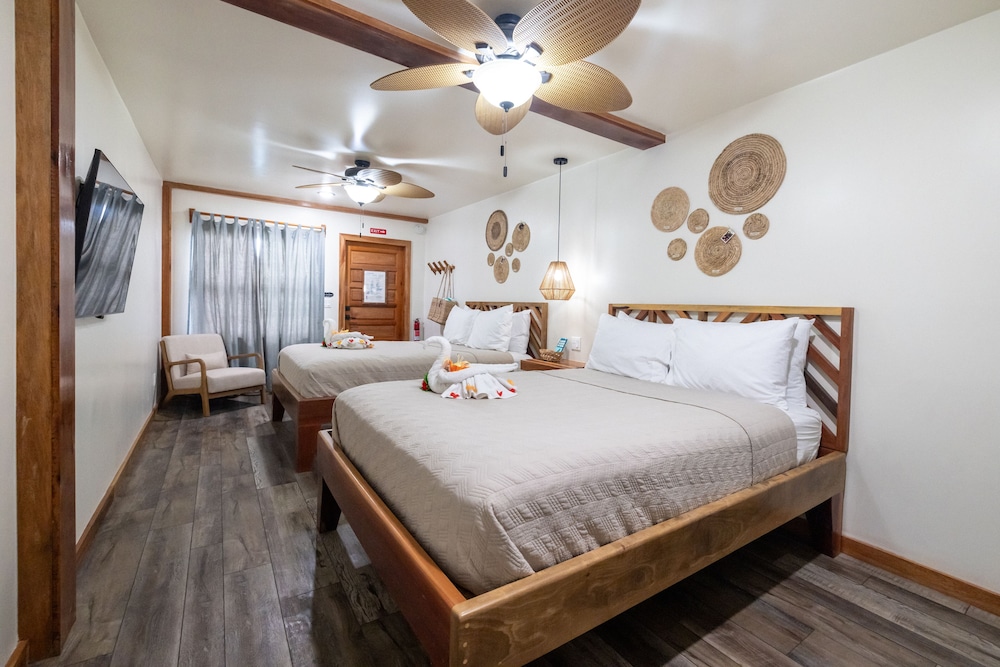 Poolside Suites (1st Floor) photo 1