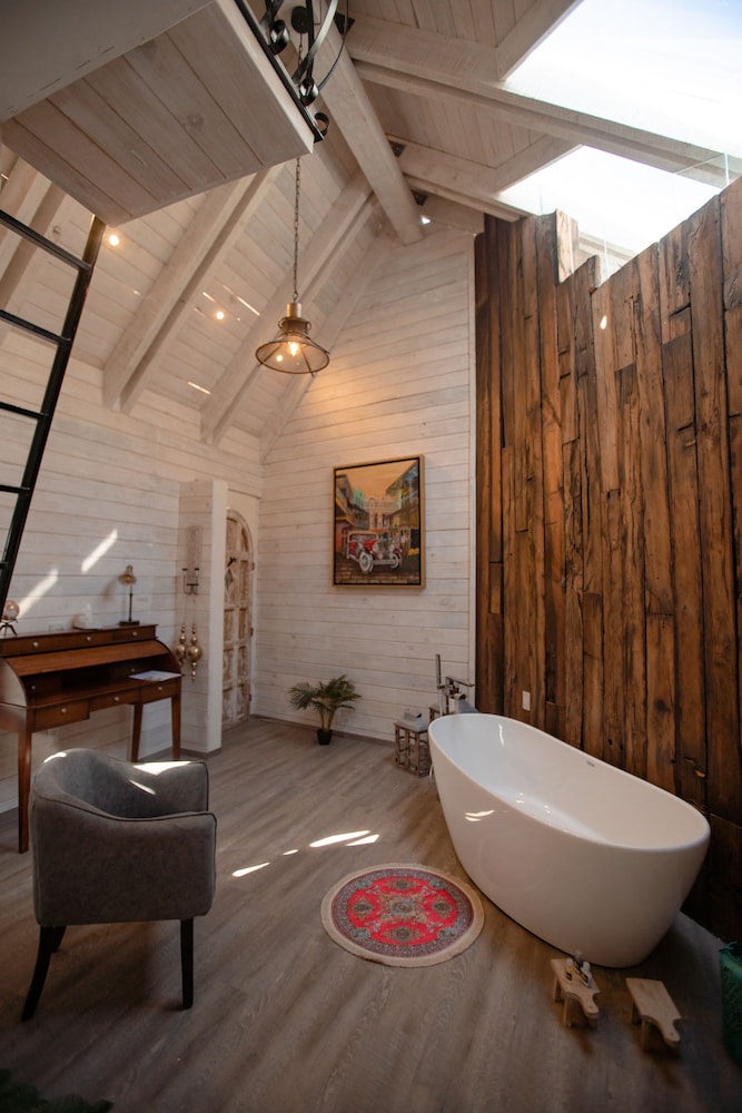 Deluxe Cabin photo 2