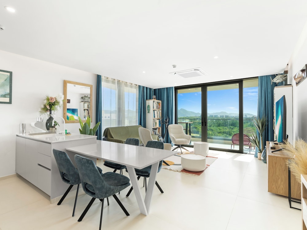 Luxury Apartment, Balcony, Lagoon View