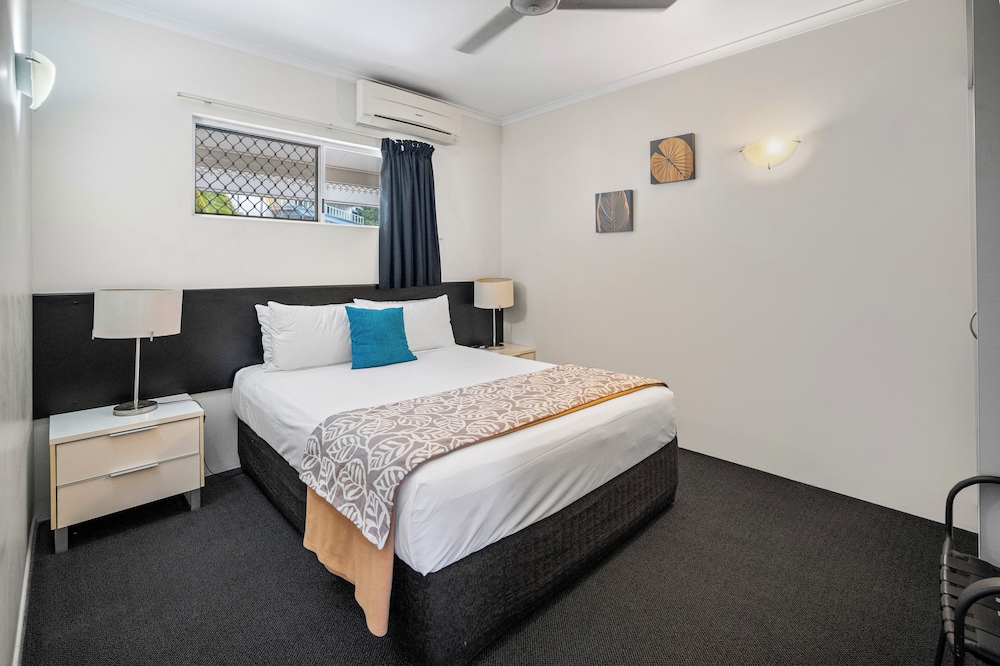Queen Apartment with Bay View photo 1