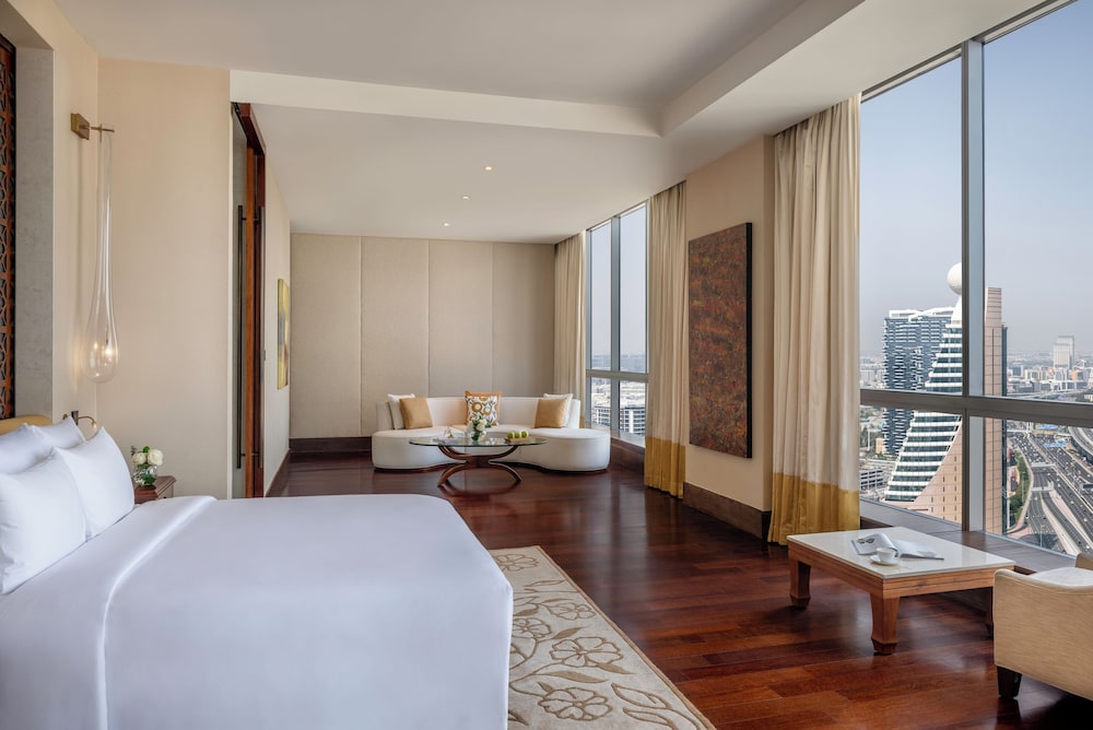 Royal Penthouse (Suite) thumbnail 5