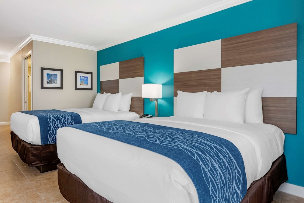 Room, 2 Queen Beds, (Urban View) - Photo 6