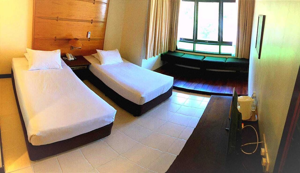 Standard Twin Room - Photo 1