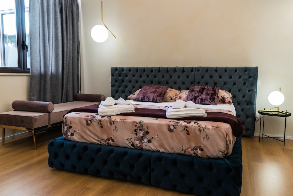 Superior Suite - Photo 6