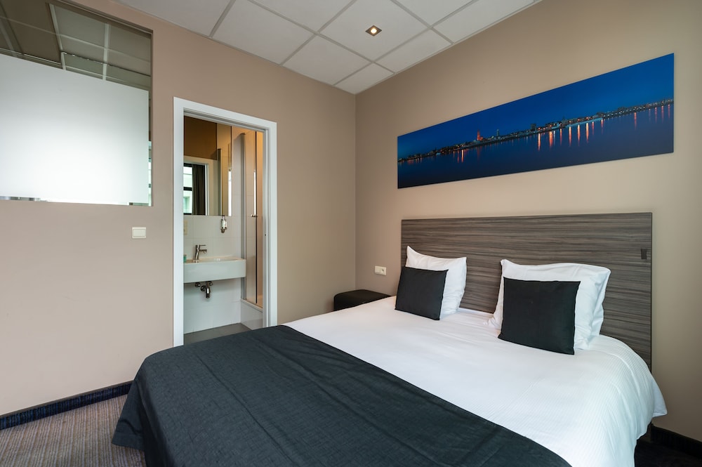 Standard Double Room, Balcony photo 3