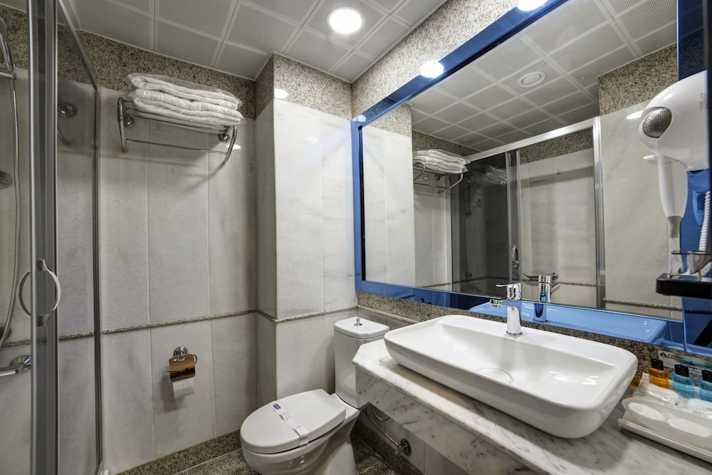 Standard Triple Room photo 2
