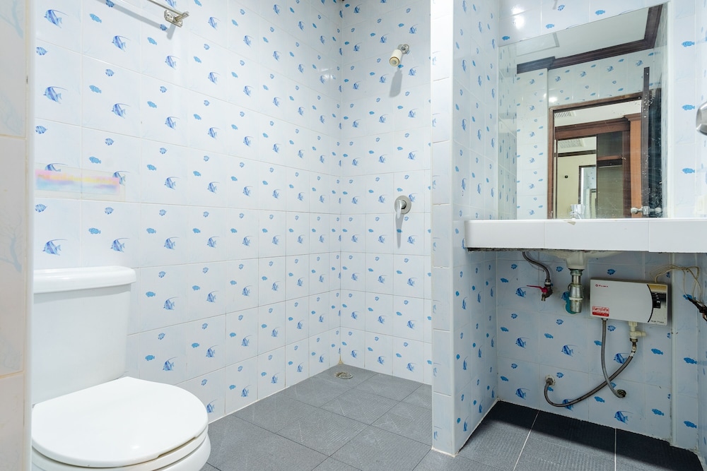 Standard Double Room - Photo 9