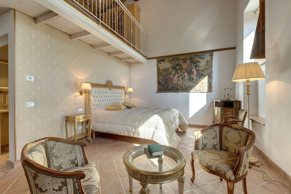 Comfort Quadruple Room, 1 Queen Bed With Sofa Bed, Mezzanine photo 2