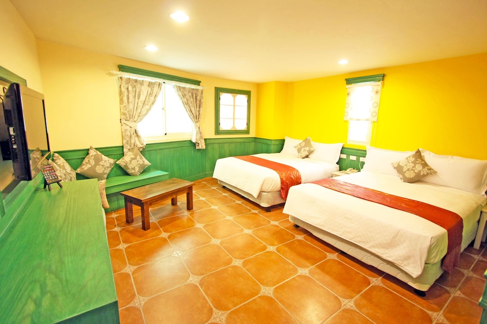 Quadruple Room, Tower