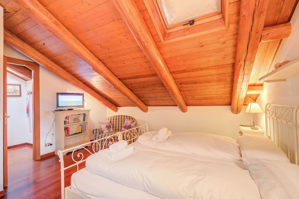 Family Apartment, Multiple Bedrooms (La Torre In The Center Of Town)