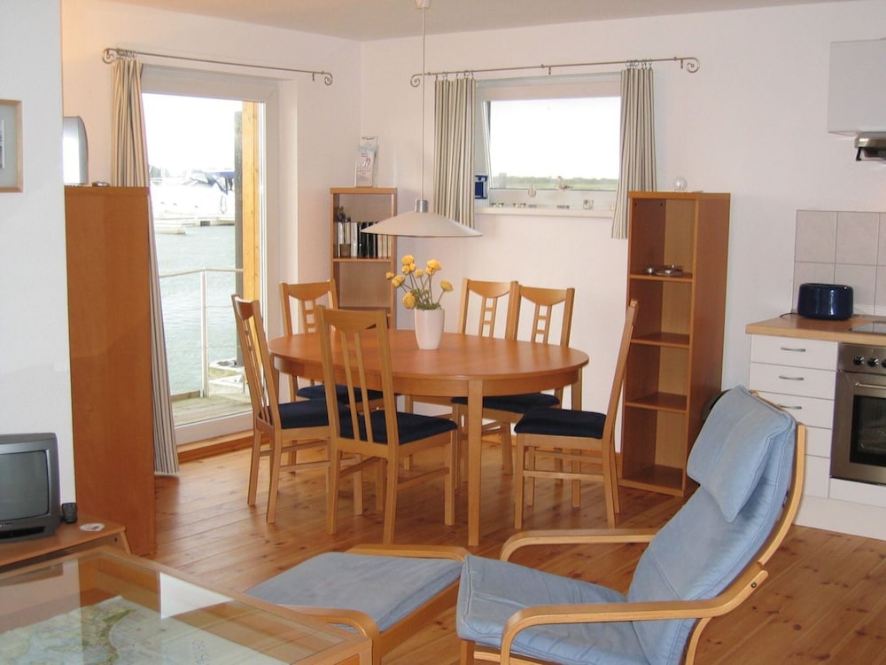 Mobile Home photo 3