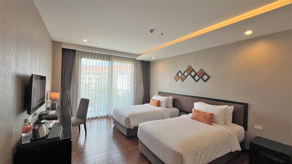 Superior Room, 2 Twin Beds, City View photo 2