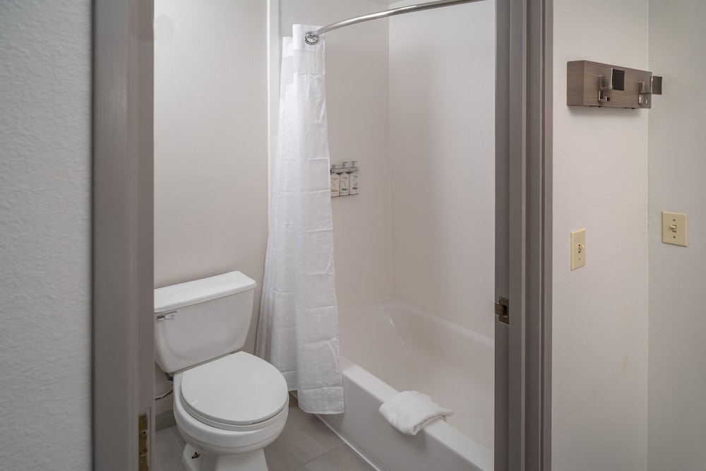 Suite, 2 Queen Beds, Accessible, Non Smoking - Photo 3